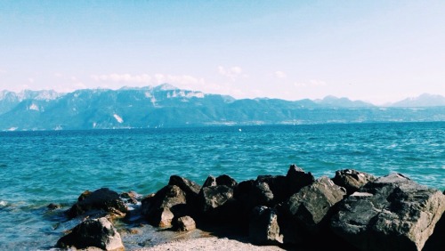 and-the-blackhearts:  Lac Léman, Switzerland