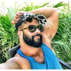 beardburnme:  “And the weekend’s almost here…just like
