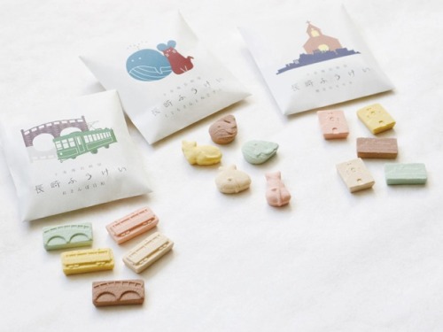 Love these simple packaging for traditional kousako dry sugar candies by Nagasaki-ya