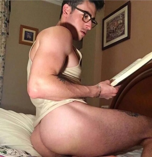 Porn Pics butt-boys:  Love him.   Hot Naked Male Celebs