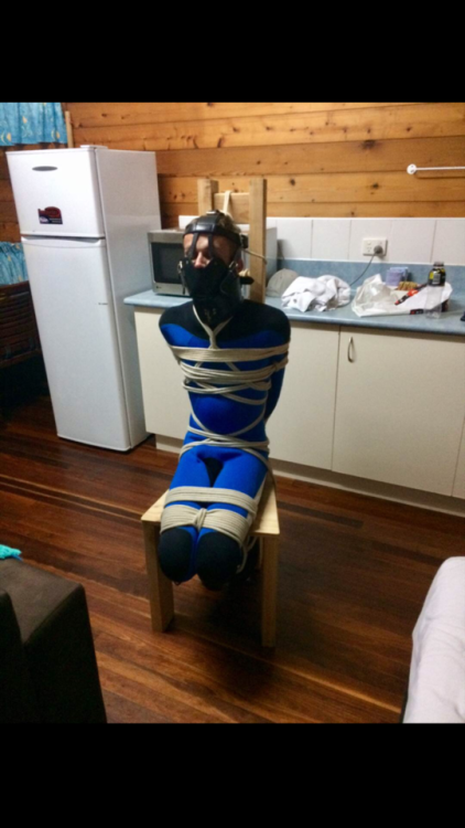 jcj89-blog:Wetsuit Chair Bondage (Me)