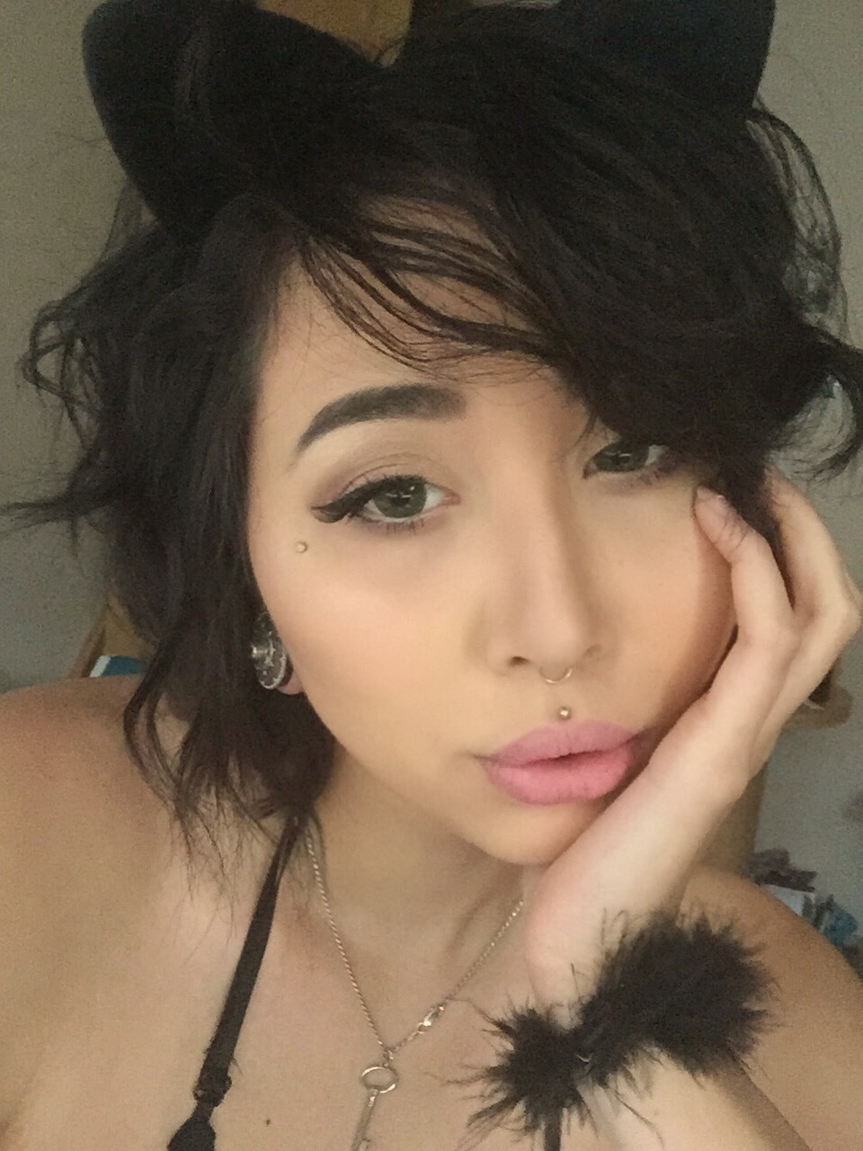 ahegao-intensifies:  Me: a sad hoe 😥