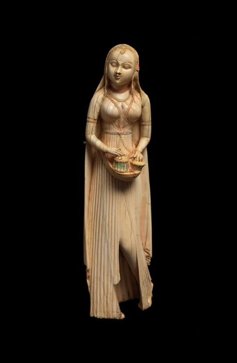 virtual-artifacts: Court musican Ivory with traces of polychrome India 18th century
