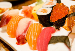 makesushi1:  WHAT! more nigiri sushi ! 