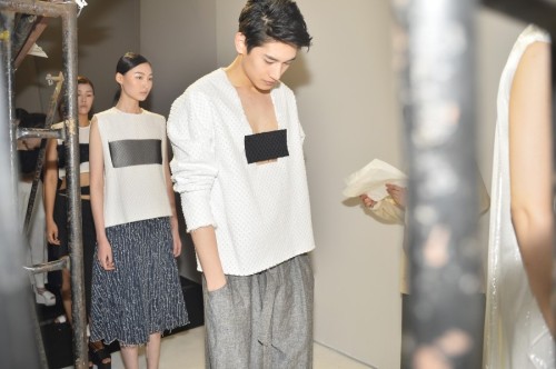 koreanmalemodels:  Kim Taehwan backstage for Soulpot Studio S/S 2015 collection (cr: TEDLIKE) 