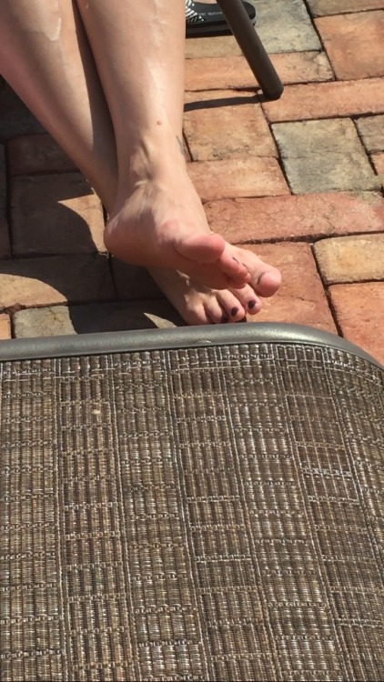 Nice plump toes