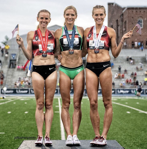 pnwgirl1971: olympic-girls: Emma, Courtney and Colleen, love Emma’s cameltoe! She must know, it’s al