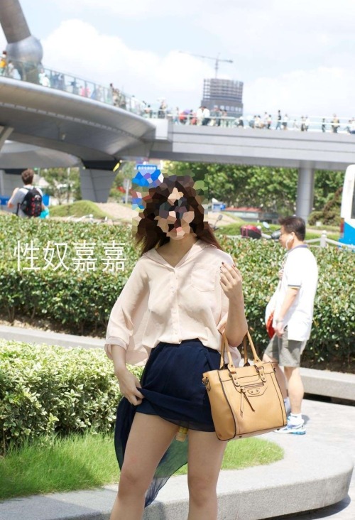 pinkfanny123: louis88888888: 真的好淫亂噢 上衣這麼透明，這樣子真的很羞恥啊！