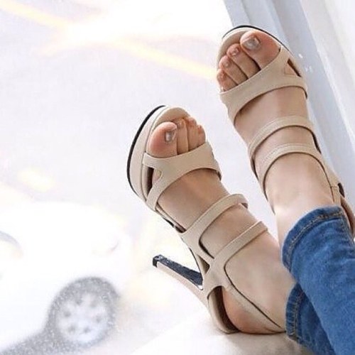 sexyshoesblog:  Do you like this? Pls visit http://www.sexy-shoes.luxlr.com for more. 