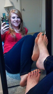 loveforgirlsfeet:    Best Feet Tumblr Here!   