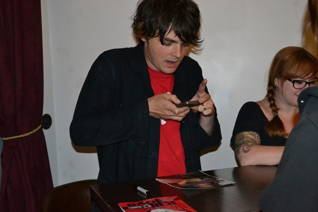 raytoroslovehandles:  candycrushruinedmylife:  evasayshai:  This man won best tweeter