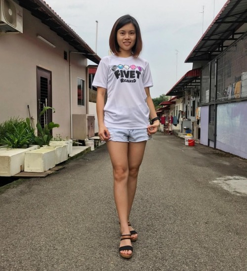 koleksiamoimalaysia: Yuyu Chia is a horny chick. I would love to cum on you.