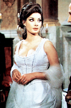 mabellonghetti:  Edwige Fenech in The Sins Of Madama Bovary (1969)