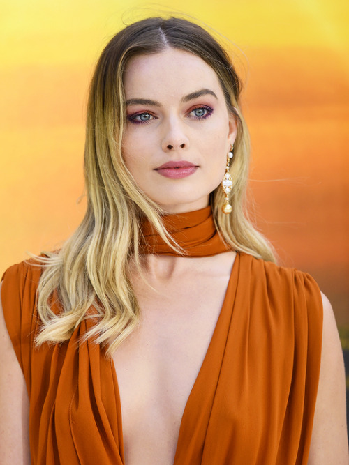 henryscavills: MARGOT ROBBIE“Once Upon A Time in Hollywood” London Premiere - July 30th, 2019