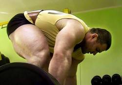 pnobear:  bigmonsterz:  Yaroslav Babych  😍