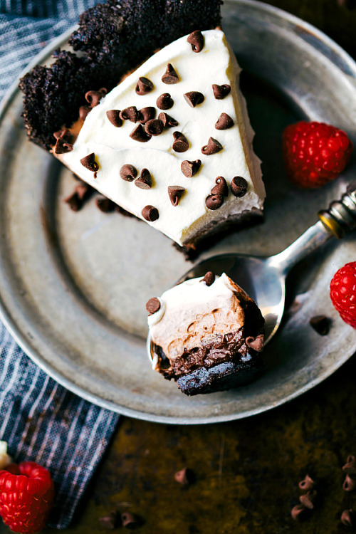 Easiest Triple-Layer Chocolate Pudding Pie
All we need is food ♡