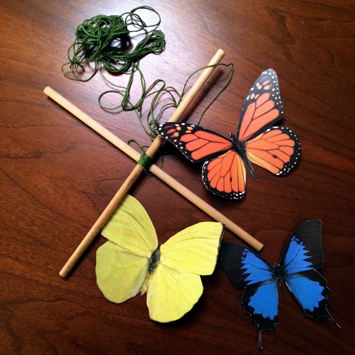 Behind Mytutorlist.com: Paper Butterflies For A Pretty Butterfly Mobile