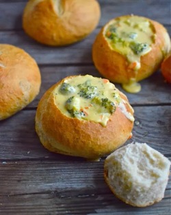 nerdyfoodiesrecipes:  Panera Bread Broccoli Cheddar Soup