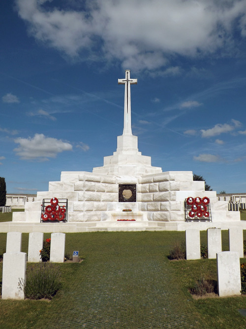 Porn Great War cemeteries and memorials in Flanders“The photos