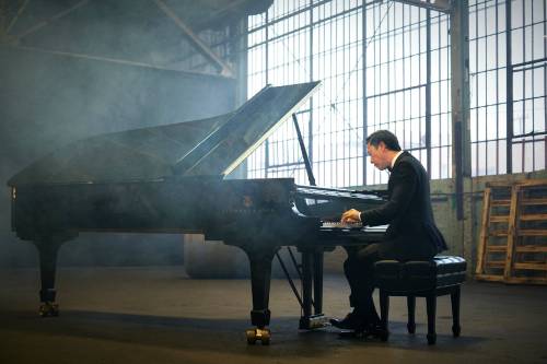 Donnie Yen playing piano for the a promoting song of Rogue One 决绝的信仰/The Determined Faith.
