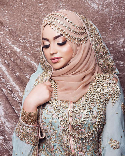 boredpanda:    10  Brides Wearing Hijabs On Their Big Day Look Absolutely Stunning   
