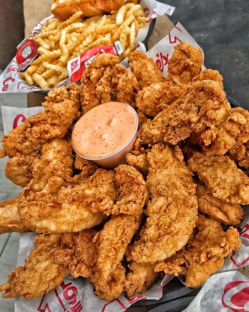 CRAVEFOODIE.COM