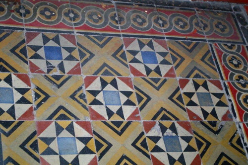 lamus-dworski:Fading away: the art of floor tiles. Surviving examples from old tenement houses in Kr