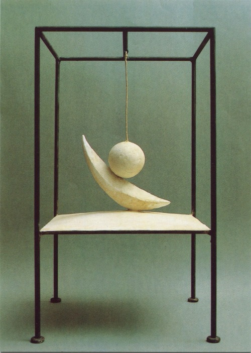 antronaut:  Alberto GiacomettiSchwebende Kugel, 1930-1931ausgeführte Variante 1965