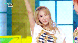 tellsmeyourwish:  Hey turn it up! 