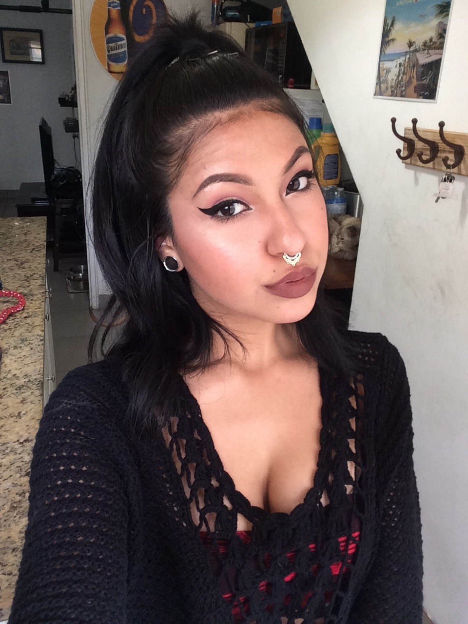 newsorsomethn:  these are my selfies! 😇 contourkit tagged me! I tag babypinkacrylicnails
