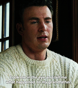 Knives Out (2019) Dir. Rian Johnson