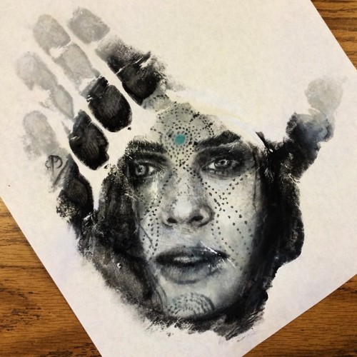 jedavu: Artist Paints Stunningly Realistic Portraits on His Hand and Stamps Them on Paper Artist Rus