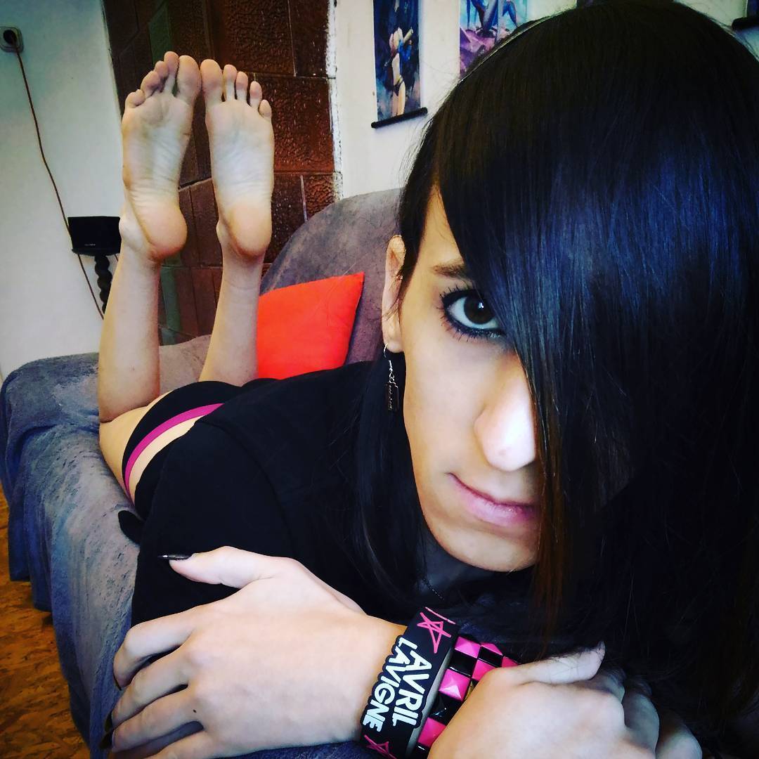 Emo butt and FEETS xD #emo #emogirl #emocat #scenegirl #trap #scene #ts #tgirl #trans