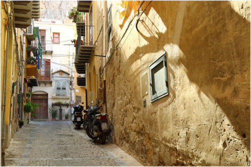 Cefalu, Sicily (by Cezary Kucharski)