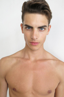 strangeforeignbeauty:  Russell Giardina those big blue eyes!! [ male models | 1000+ notes | facebook | twitter | google+ | instagram ]