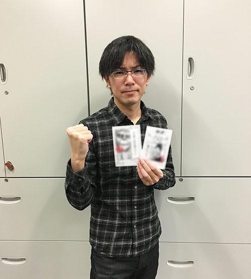 New photo of Isayama Hajime promoting the SnK Mingeki website!All sorts of activities,