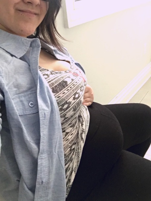 Porn Pics pregnantpiggy:Fat belly at the doctor’s