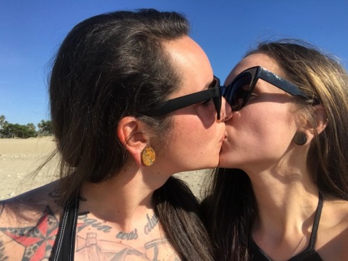 Porn Pics lesbianlullabies: Beach kisses