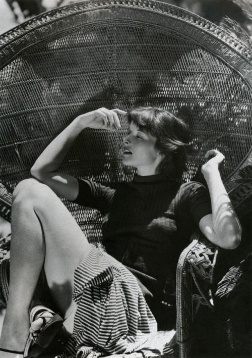 finestrasulcortile - Katharine Hepburn, 1934, photo by George...