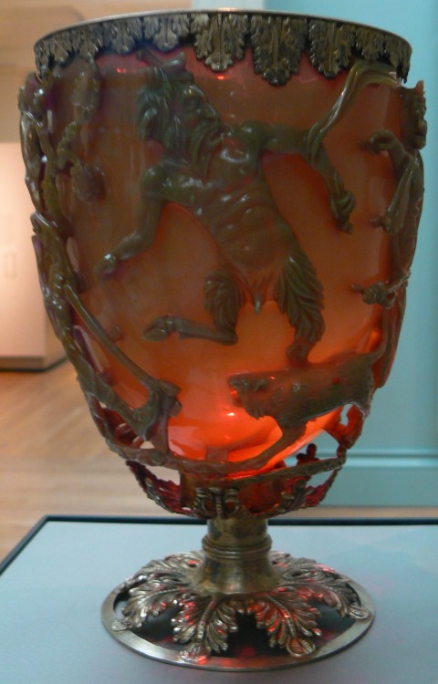 effervescentaardvark:  The Lycurgus Cup (Late Roman Empire, AD300s in the British Museum)This &lsquo