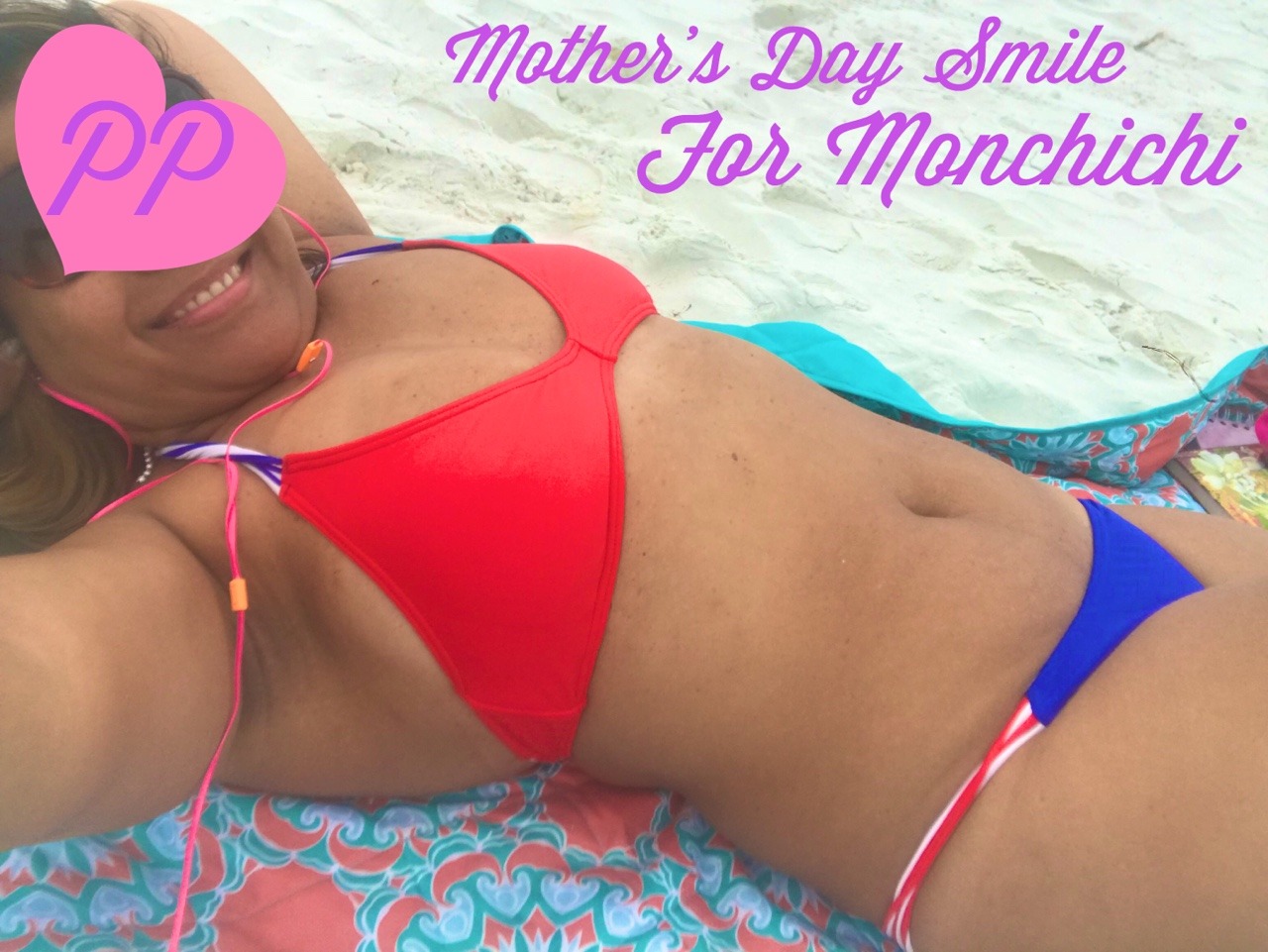 pinayprincessbeauty:  monchichitamberine:  A happy Mother’s Day at the beach and