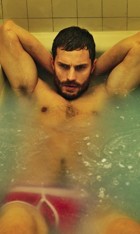 male-and-others-drugs:  Jamie Dornan pelado