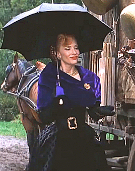 Lady Tremaine + Outfits