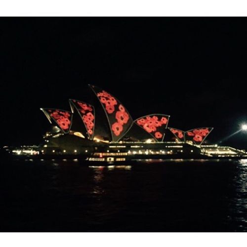 What an amazing sight to behold! Lest We Forget (at Sydney Opera House / Harbour Bridge)