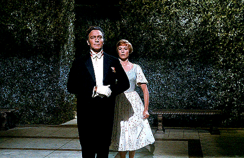 romancegifs: Julie Andrews &amp; Christopher PlummerTHE SOUND OF MUSIC (1965)dir. Robert Wise