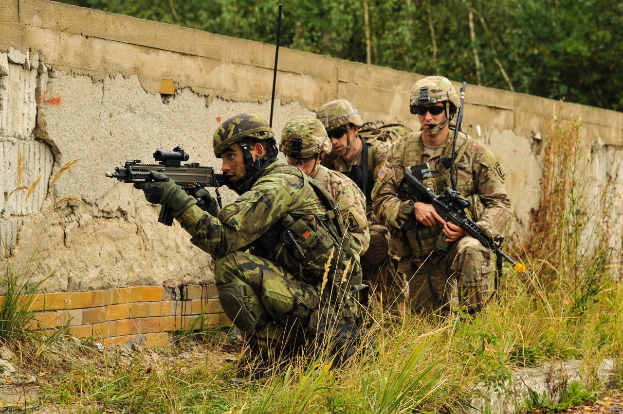 Military Armament Us Army Paratroopers Assigned To 1st Squadron