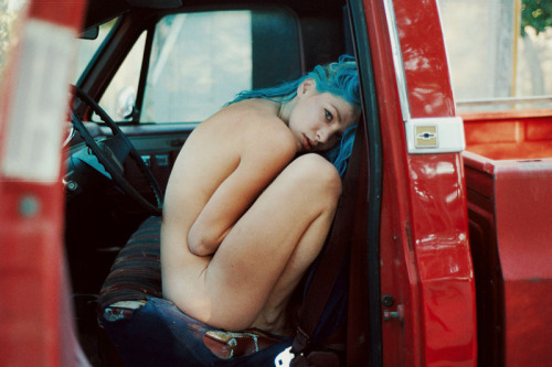 ph4ntasmag0ria:  definitelydope:  By Tamara Lichtenstein   Unnnnf