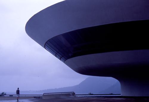 juliaknz:  OSCAR NIEMEYER, ORANITERÓI CONTEMPORARY ART MUSEUM, 1996Niteroi, BrazilImages © ORA