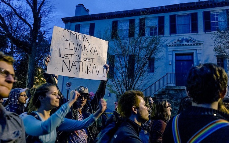 weavemama: weavemama: Ivanka trump’s neighbor watching her house get bombarded