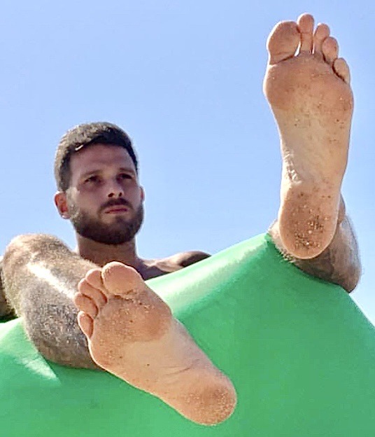 danieldolezal:rob-raleigh:Such a sensual journey ..a dream&hellip;Such a nice and soft and well formed soles and toes ..and thé owner has such a friendly face ..I wish I could say it to this guy personally great feet